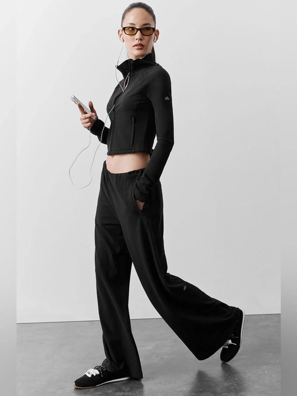 ALO Yoga Sway Mid-Rise On The Go Pant Black Wide-Leg Lounge Pants Small